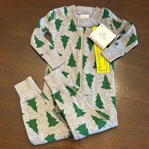 Hanna Andersson Holiday Christmas Tree Newborn Zip Up Pajamas